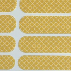 Jamberry Nail Wraps yellow Lemon Quatrefoil style
